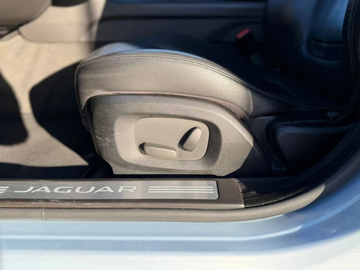 Jaguar XF - Afbeelding 16 van 30