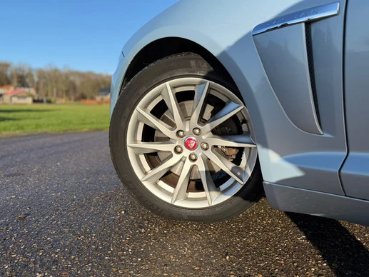Jaguar XF - Afbeelding 27 van 30