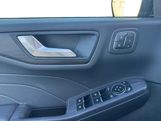 Ford Kuga - Afbeelding 24 van 30