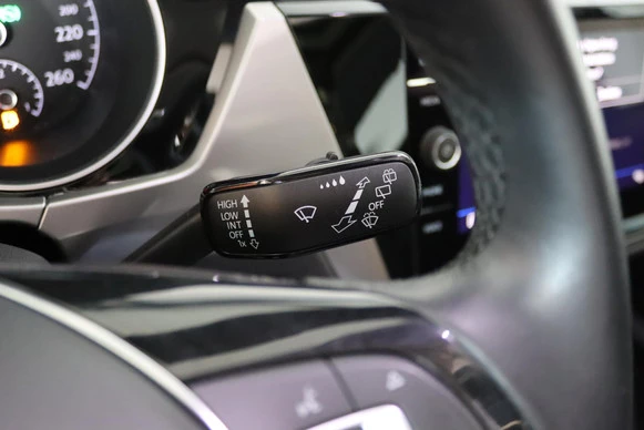 Volkswagen Touran - Afbeelding 16 van 30