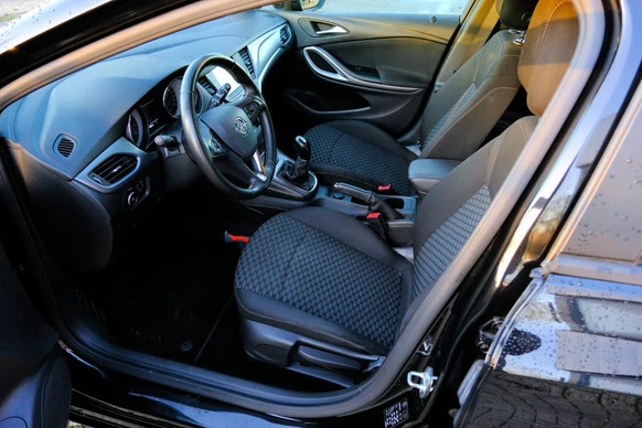 Opel Astra - Afbeelding 2 van 30