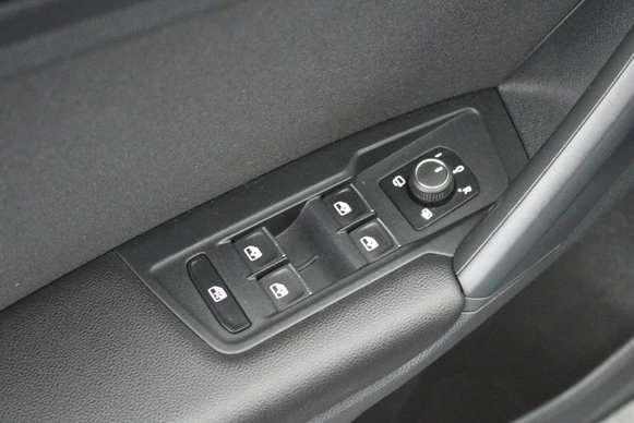 Volkswagen Tiguan - Afbeelding 15 van 30