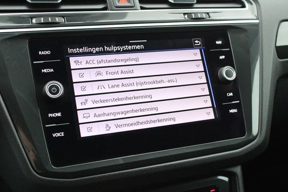 Volkswagen Tiguan - Afbeelding 28 van 30