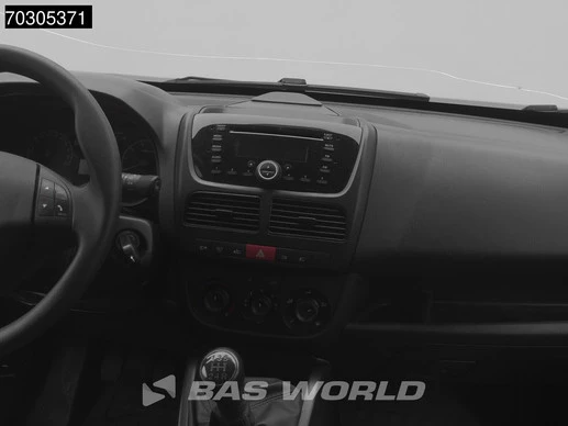 Opel Combo - Afbeelding 18 van 30