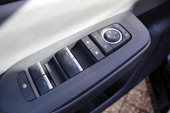 Toyota Prius - Afbeelding 9 van 30