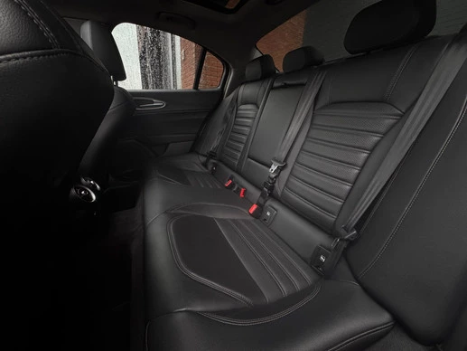 Alfa Romeo Giulia - Afbeelding 14 van 30