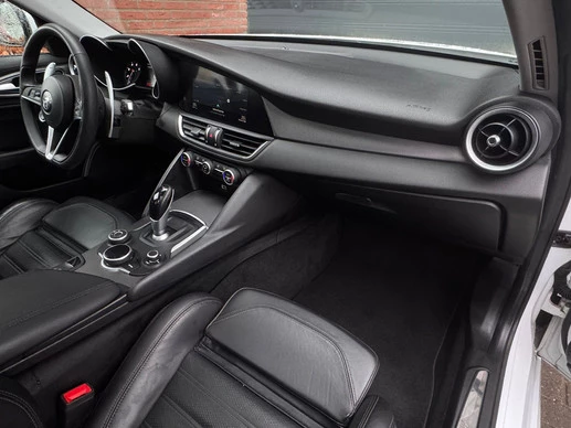 Alfa Romeo Giulia - Afbeelding 18 van 30