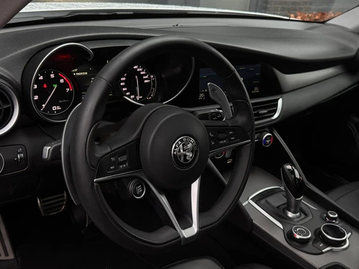 Alfa Romeo Giulia - Afbeelding 23 van 30