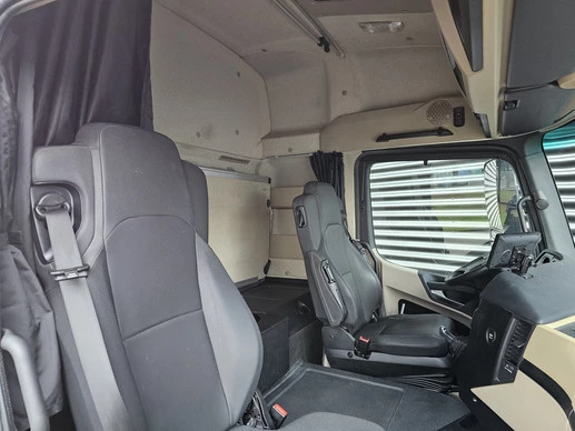 Mercedes-Benz Actros - Afbeelding 9 van 20