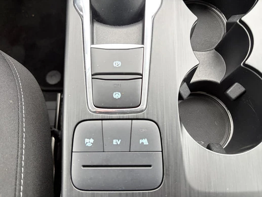 Ford Kuga - Afbeelding 25 van 30