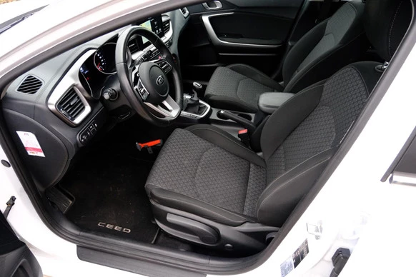 Kia Ceed - Afbeelding 2 van 30