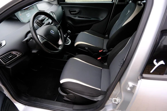 Lancia Ypsilon - Afbeelding 2 van 26