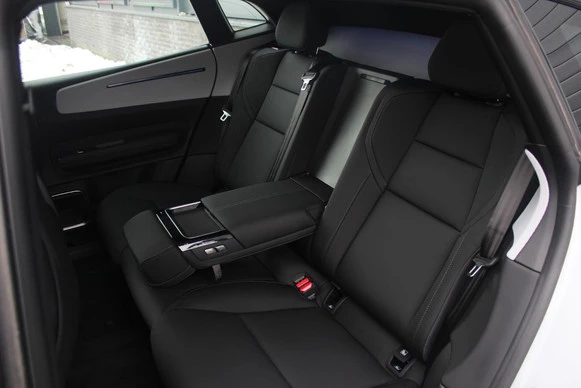 Polestar 4 - Afbeelding 8 van 30