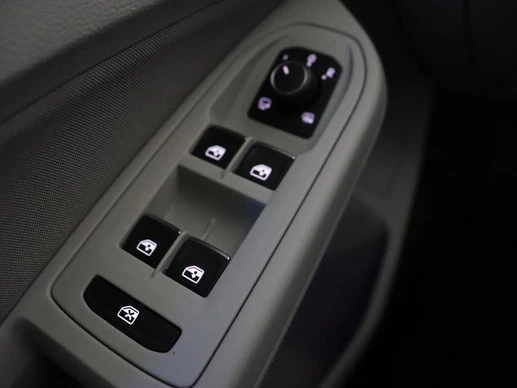 Volkswagen Golf - Afbeelding 18 van 30