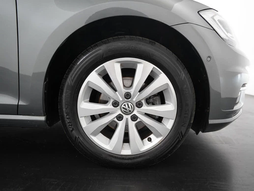 Volkswagen Golf - Afbeelding 25 van 30