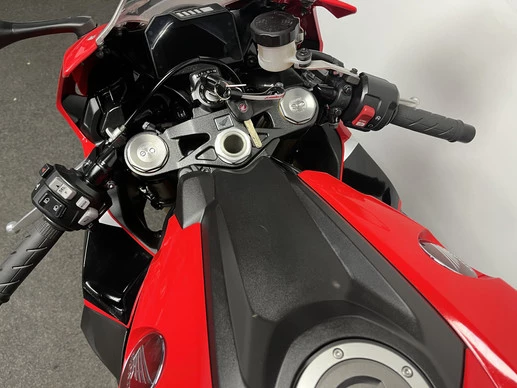 Honda CBR 1000 RR - Afbeelding 19 van 22