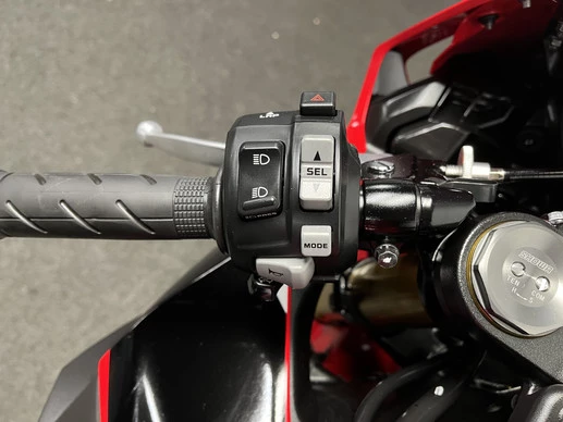 Honda CBR 1000 RR - Afbeelding 21 van 22