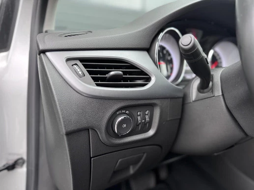 Opel Astra - Afbeelding 25 van 30