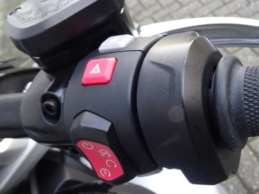 Triumph Rocket 3 - Afbeelding 11 van 20