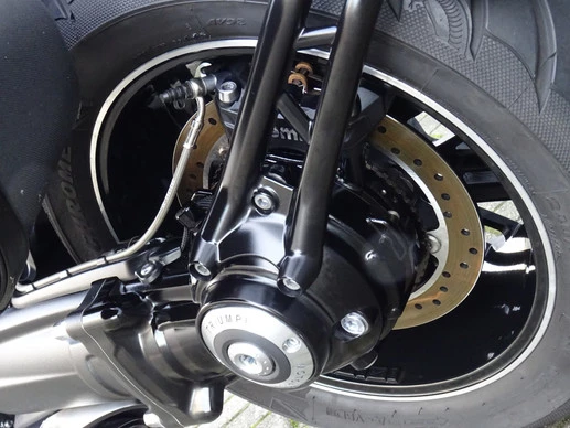 Triumph Rocket 3 - Afbeelding 18 van 20