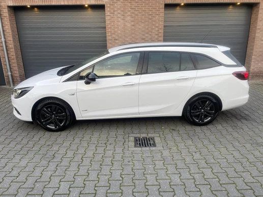 Opel Astra - Afbeelding 2 van 24