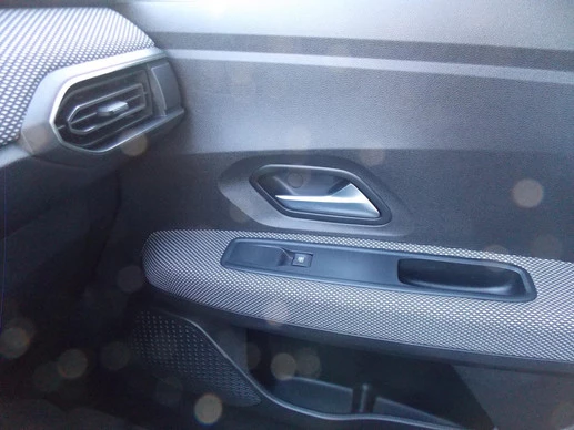 Dacia Sandero - Afbeelding 13 van 24