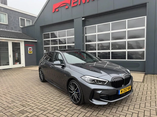BMW 1 Serie - Afbeelding 1 van 30