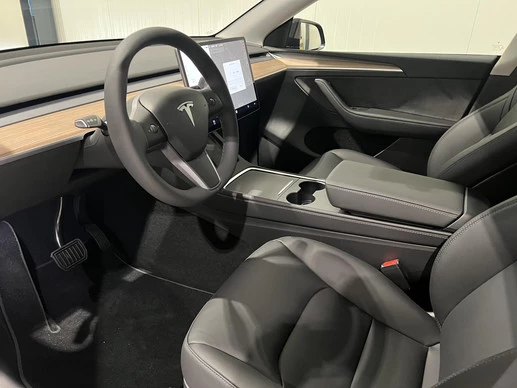 Tesla Model Y - Afbeelding 14 van 17