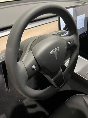 Tesla Model Y - Afbeelding 15 van 17