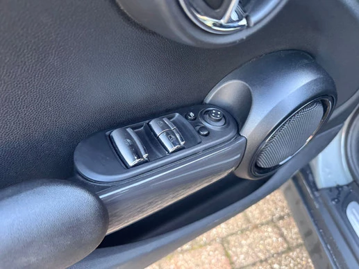 MINI Cooper Cabrio - Afbeelding 7 van 18