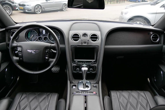 Bentley Flying Spur - Afbeelding 15 van 30