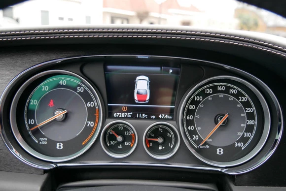 Bentley Flying Spur - Afbeelding 17 van 30