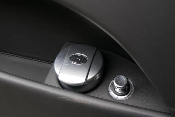 Bentley Flying Spur - Afbeelding 28 van 30