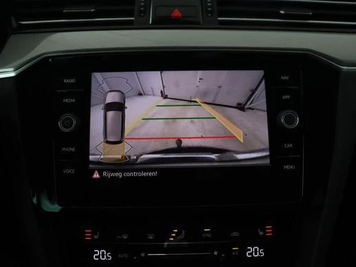 Volkswagen Passat - Afbeelding 13 van 30