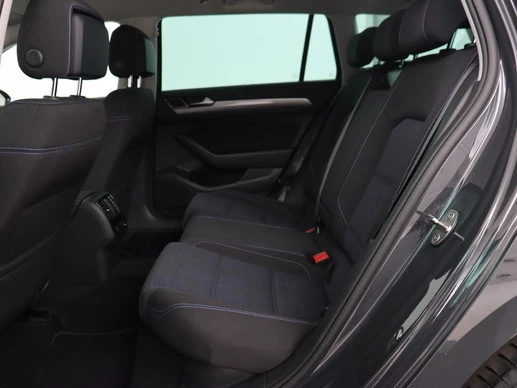 Volkswagen Passat - Afbeelding 6 van 30