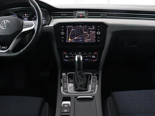 Volkswagen Passat - Afbeelding 8 van 30