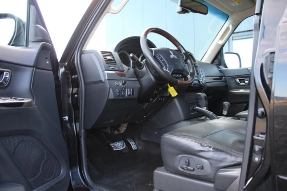 Mitsubishi Pajero - Afbeelding 5 van 30