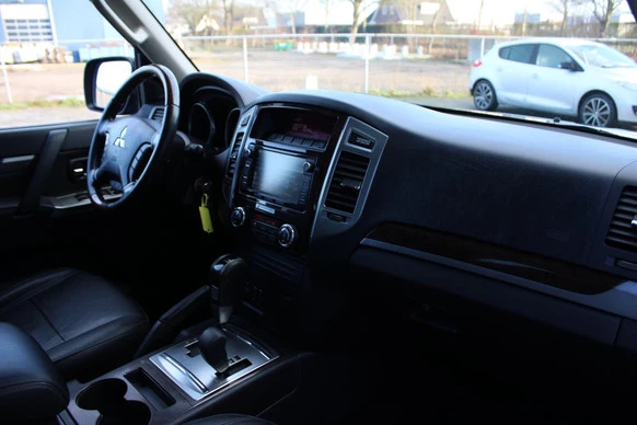 Mitsubishi Pajero - Afbeelding 8 van 30