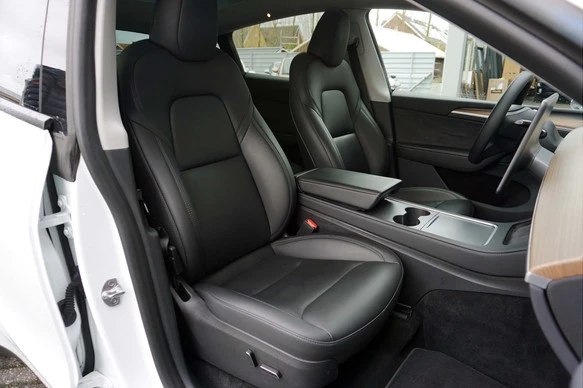 Tesla Model Y - Afbeelding 13 van 30