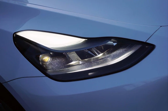 Tesla Model Y - Afbeelding 19 van 30