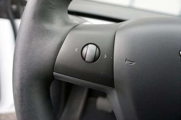 Tesla Model Y - Afbeelding 25 van 30