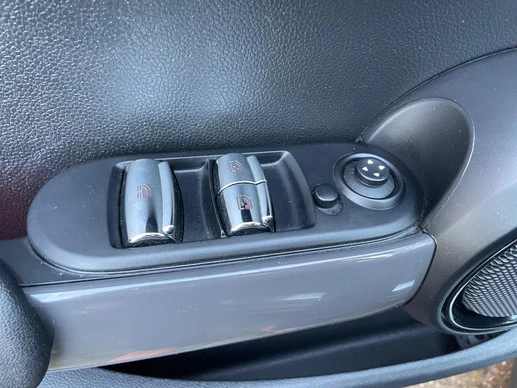 MINI Cooper Cabrio - Afbeelding 26 van 30