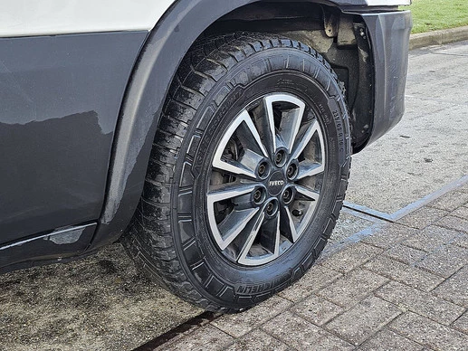 Iveco Daily - Afbeelding 14 van 19