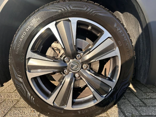 Lexus UX - Afbeelding 4 van 30