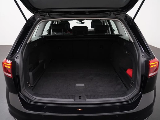 Volkswagen Passat - Afbeelding 23 van 30