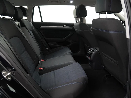 Volkswagen Passat - Afbeelding 26 van 30
