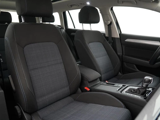 Volkswagen Passat - Afbeelding 28 van 30