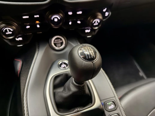 Aston Martin V8 Vantage - Afbeelding 3 van 30