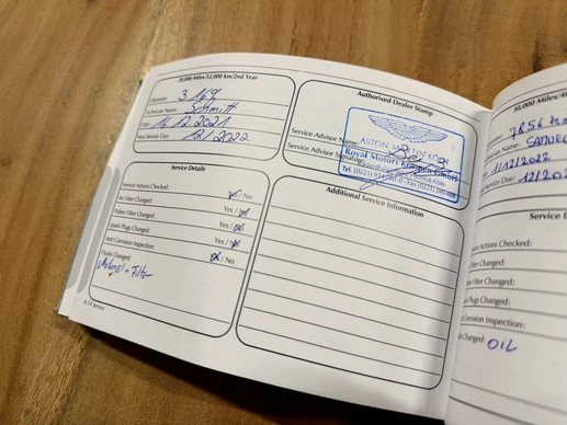 Aston Martin V8 Vantage - Afbeelding 27 van 30