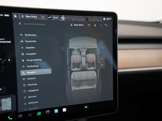 Tesla Model 3 - Afbeelding 25 van 30